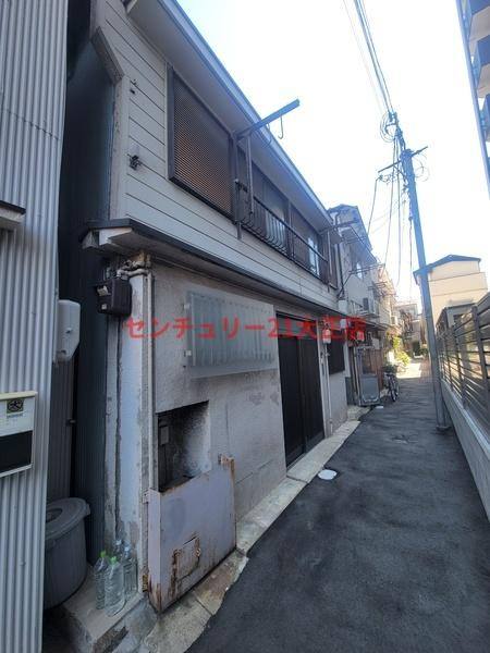 三軒家東6丁目倉庫の外観