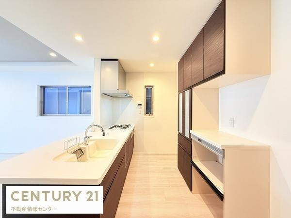 【内装】 | 三津屋中２丁目　中古戸建 | キッチン全体のお写真