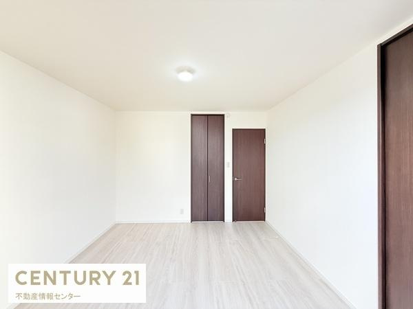 【寝室】 | 三津屋中２丁目　中古戸建 | 3階主寝室のお写真