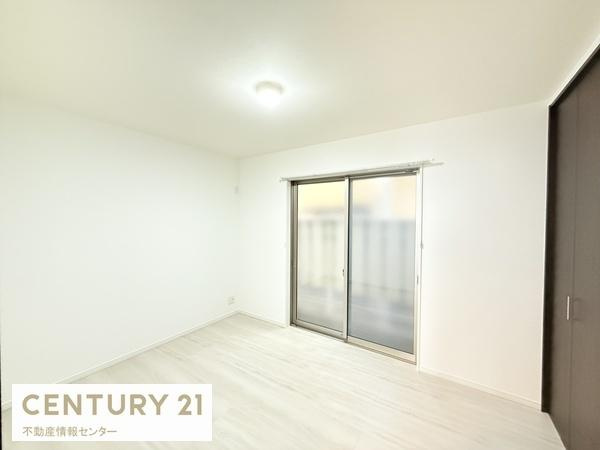 【内装】 | 三津屋中２丁目　中古戸建 | １階５.９帖のお部屋