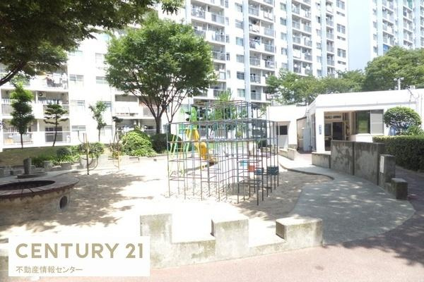 【その他共用部分】 | 天保山第５コーポ１号棟 | 敷地内には小さな公園もございます！
子育て世帯のお客様にも嬉しいポイント！