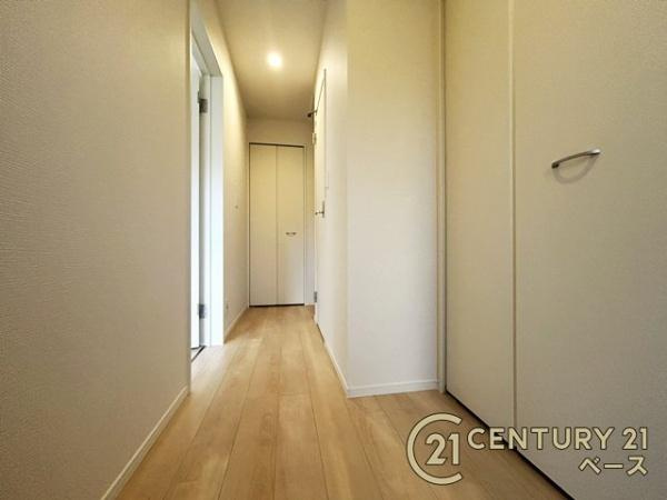 クレイドルガーデン萩の台 ２号棟 ／新築一戸建の内装|■現地撮影写真■こちらは玄関から見た廊下部分です！