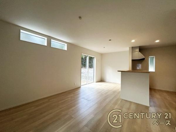 クレイドルガーデン萩の台 ３号棟 ／新築一戸建の内観：施工例|■浄水器付きのシステムキッチンです！■