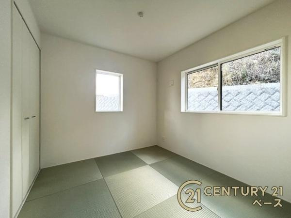 クレイドルガーデン萩の台 ３号棟 ／新築一戸建の内観：施工例|■日当たりのよい明るい雰囲気の洋室です！■
