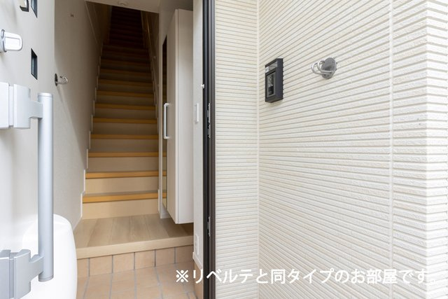 【玄関】 | Ｈｉ－Ｒｏｓｅｔｔａ　Ａ