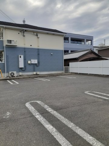 イーストⅡの駐車場