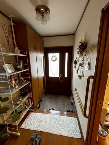 泉佐野市鶴原４丁目戸建の玄関