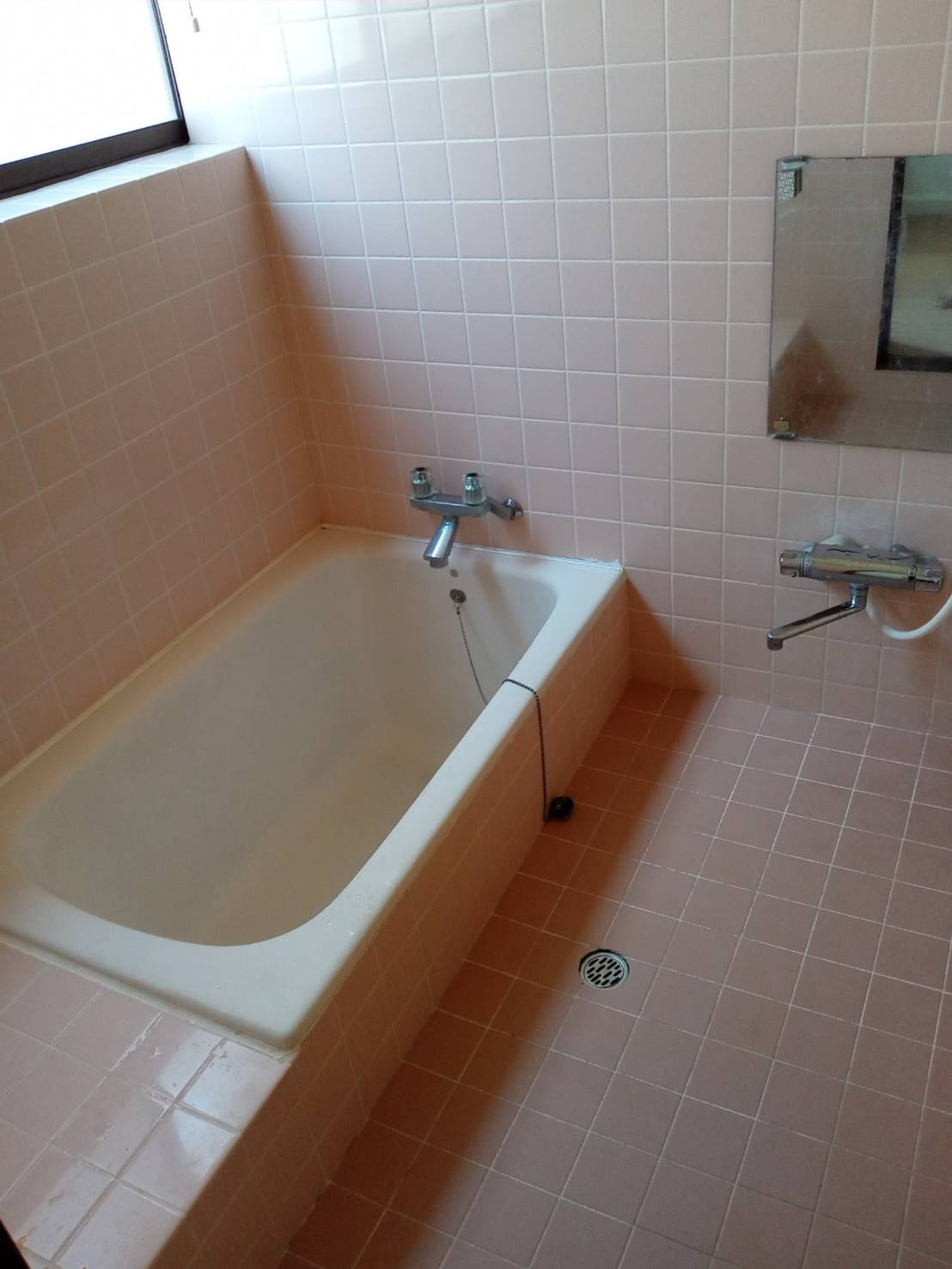 鯖江市川島町貸家の浴室