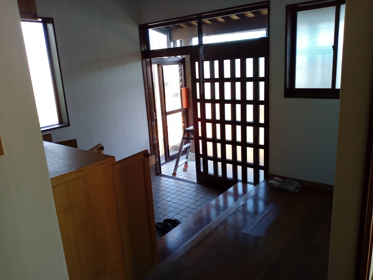 鯖江市川島町貸家の玄関