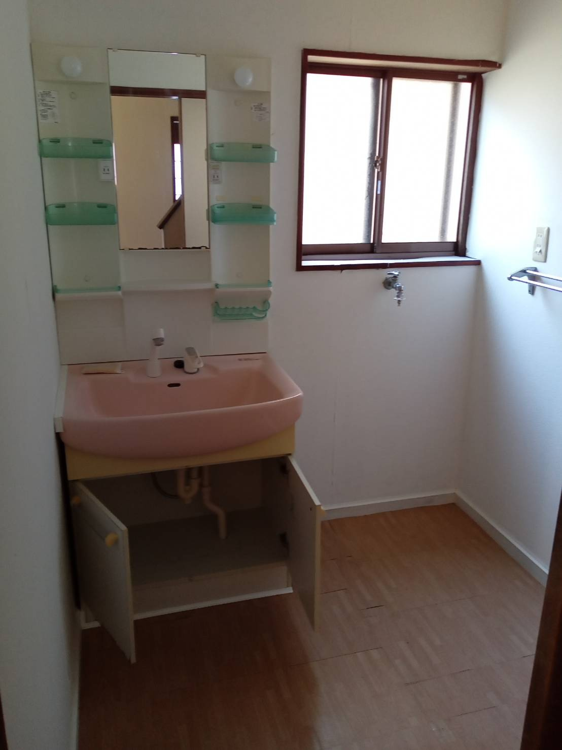 鯖江市川島町貸家の洗面所
