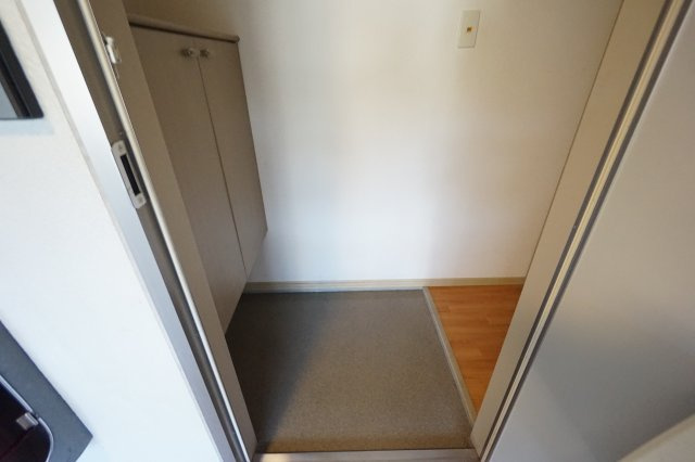 クレドール西谷　Ｂ棟の玄関