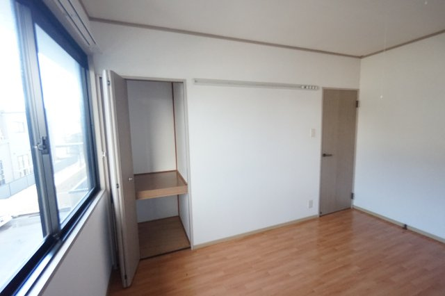 クレドール西谷　Ｂ棟の居間・リビング