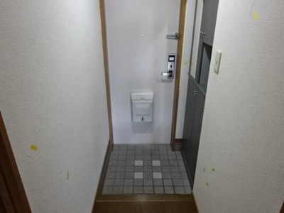 【玄関】 | ロイヤルハイツⅡ | 玄関（イメージ）