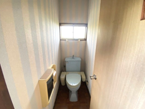鉾田市借宿　中古戸建のトイレ