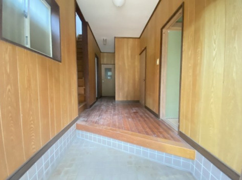 鉾田市借宿　中古戸建の玄関