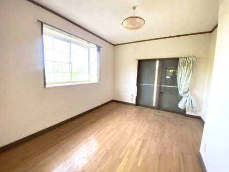 鉾田市借宿　中古戸建の洋室