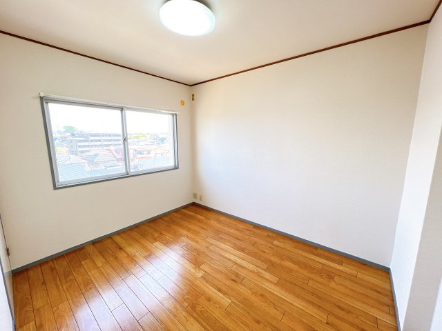 シャンピアの洋室