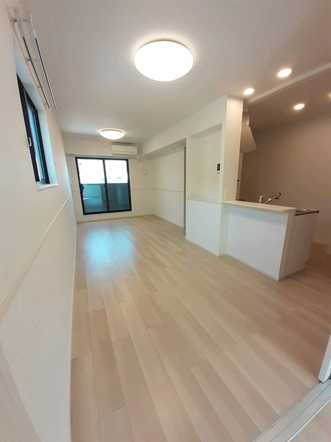 広島市安佐北区上深川町のアパートの居間・リビング