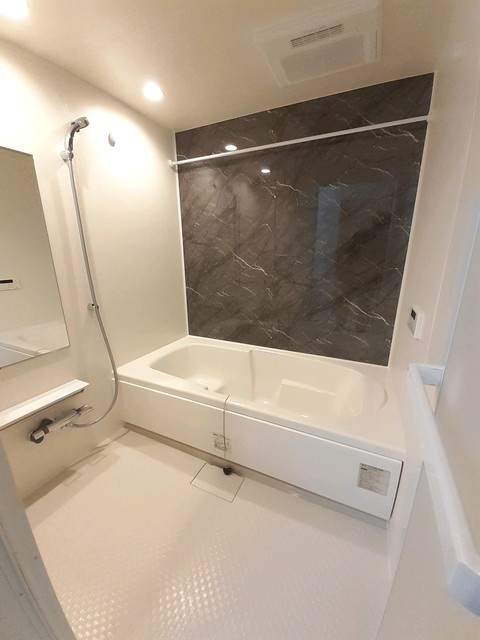 広島市安佐北区上深川町のアパートの浴室