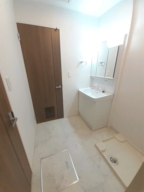 広島市安佐北区上深川町のアパートの洗面所