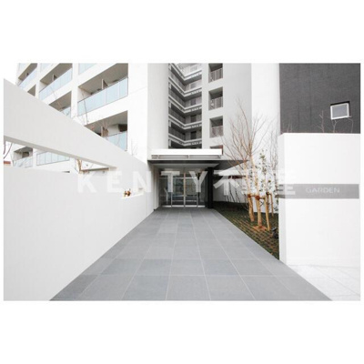 【エントランス】 | ガーデン蒲田 | 落ち着いたエントランスです