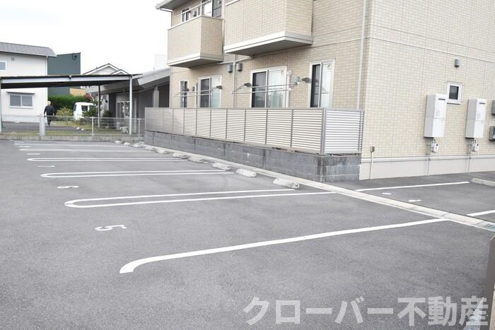 サンセジュール A棟の駐車場|駐車場