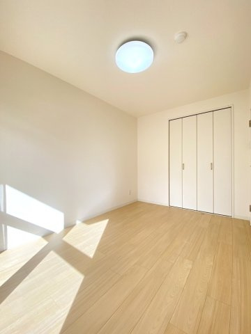 セザール宮の森の洋室