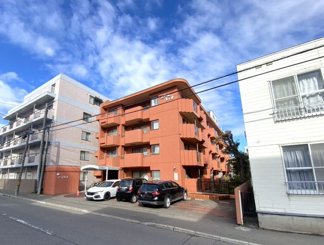 セザール宮の森の外観