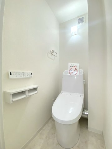 セザール宮の森のトイレ