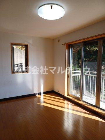 南城ハイツの洋室|使い勝手のいい洋室です