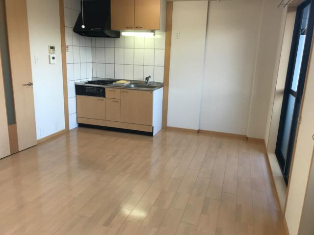 エスポアールⅡの居間・リビング|自然光が入る明るいリビング