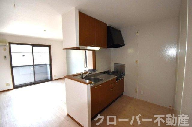 リビングタウン宇多津 B棟のキッチン|キッチン