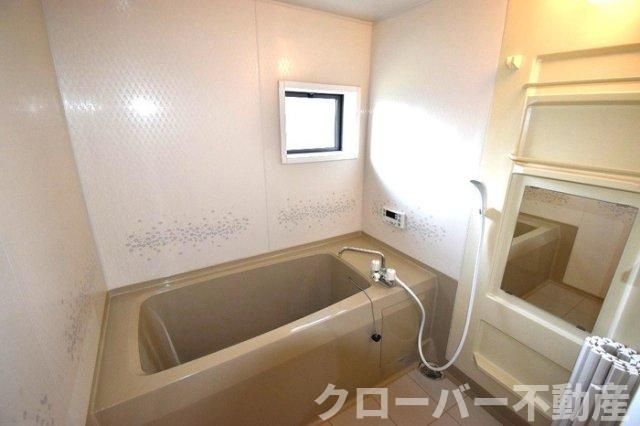 リビングタウン宇多津 B棟の浴室|浴室