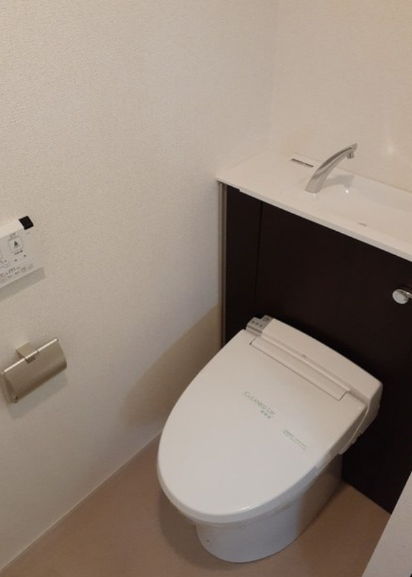 セシリアのトイレ