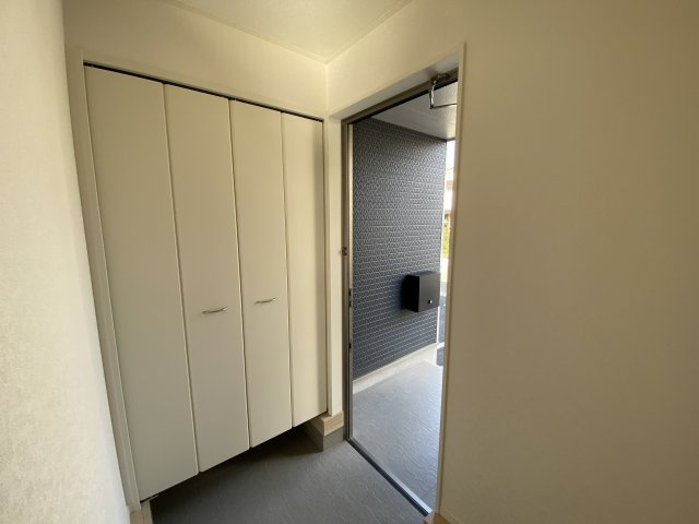 【いわき市泉玉露第5　全2棟／2号棟】※必ずもらえる選べるキャンペーン実施中♪の玄関|■□■玄関の写真です■□■　
シューズボックスは収納力たっぷりで、整理整頓も楽ちんですね。