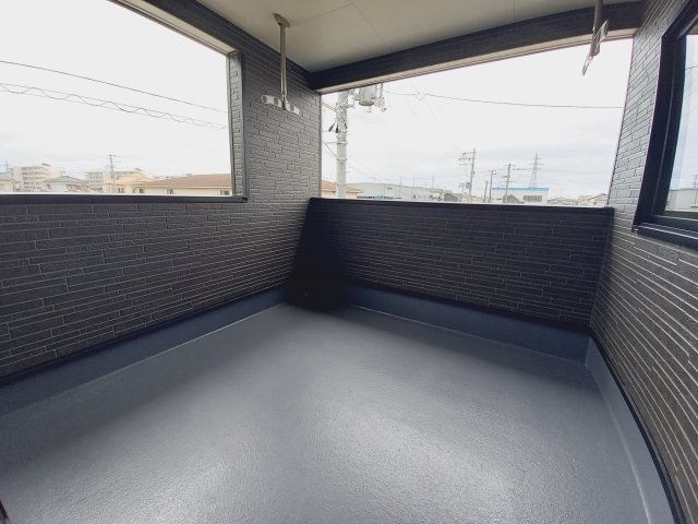 【いわき市小名浜南富岡　第1】　1号棟　※必ずもらえる選べるキャンペーン実施中！のバルコニー|同施工　■□■バルコニーの写真です■□■　お布団など大きいものも、充分に干せる広さがございます。