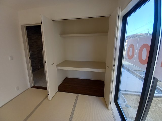 【平下平窪　第11】全4棟／3号棟　選べる豪華家電キャンペーン実施中♪　※平第四小・平第一中　の収納|同施工◆和室の写真です◆　和室には押入もございますので、お布団などを収納しておけば、来客の際にもサッと出せて便利ですね。