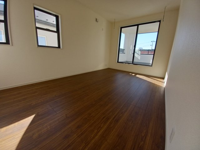 【平下平窪　第11】全4棟／3号棟　選べる豪華家電キャンペーン実施中♪　※平第四小・平第一中　の洋室|同施工◆居室の写真です◆　木の温もりがナチュラルでくつろげる空間ですね♪　子供部屋としても、寝室としても、どんなインテリアにしようか…選ぶ楽しみが増えますね♪