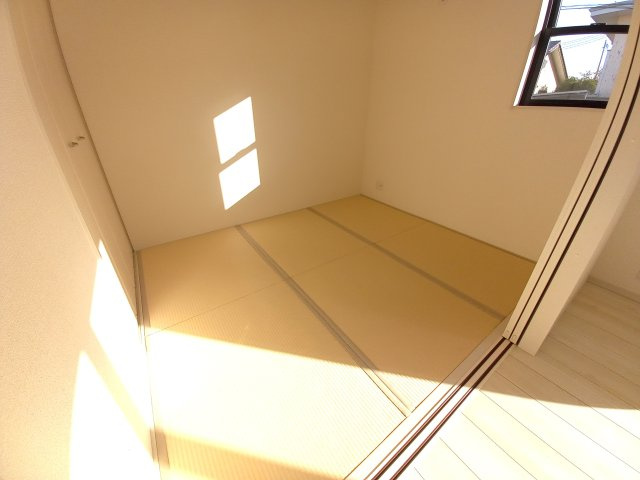 【平下平窪　第11】全4棟／4号棟　選べる豪華家電キャンペーン実施中♪※平第四小・平第一中　の和室|同施工◆和室の写真です◆　和室でゆっくりと過ごせるのは、贅沢な時間ですね♪　鮮やかな緑色がキレイです！！（＾＾）/

