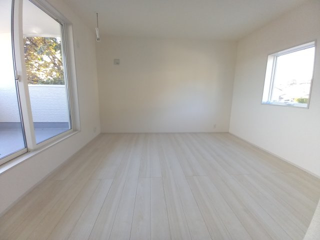 【平下平窪　第11】全4棟／4号棟　選べる豪華家電キャンペーン実施中♪※平第四小・平第一中　の洋室|同施工◆居室の写真です◆　充分な広さの収納を備え、採光良好な洋室は、快適空間。プライベートの時間もゆったりお寛ぎ頂けそうです。

