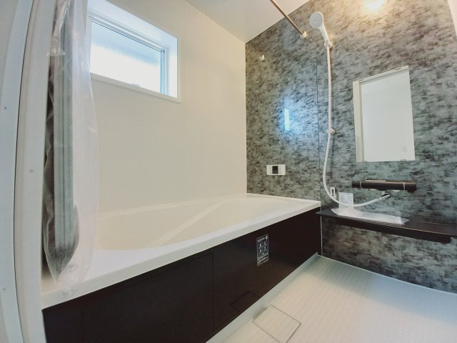 【いわき市自由ケ丘２期】全２棟／2号棟　■住宅ローンに不安がある方は不動産プラスまで■の浴室|同施工◆ユニットバスの写真です◆　フルオート機能で、時間帯を気にせず、家族全員が暖かい湯船に浸かることができます。　一日の疲れを癒してくれそうですね♪