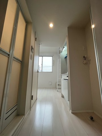 L’Atelierの玄関|別号室イメージの為、現状を優先致します。