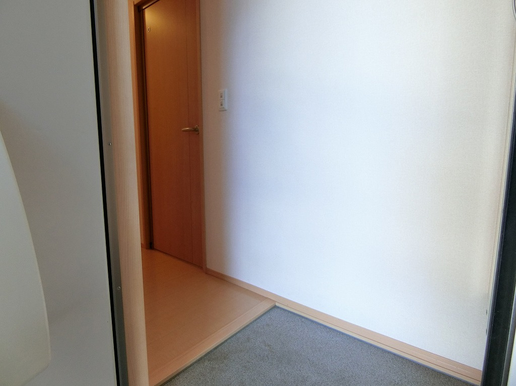 リュミエル B棟の玄関|落ち着いた玄関です