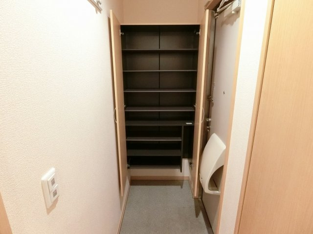 リュミエル B棟の収納