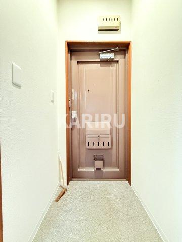 石田ビルの玄関