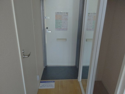 【玄関】 | レオパレスドリーム | 収納もある玄関です