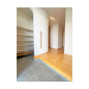 菅生3丁目戸建の玄関