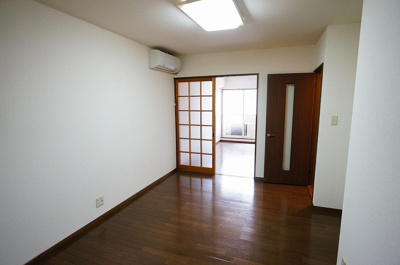 【洋室】 | コーポマルイⅢ | ゆったりした洋室です