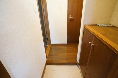 【玄関】 | コーポマルイⅤ | シンプルで使いやすい玄関です