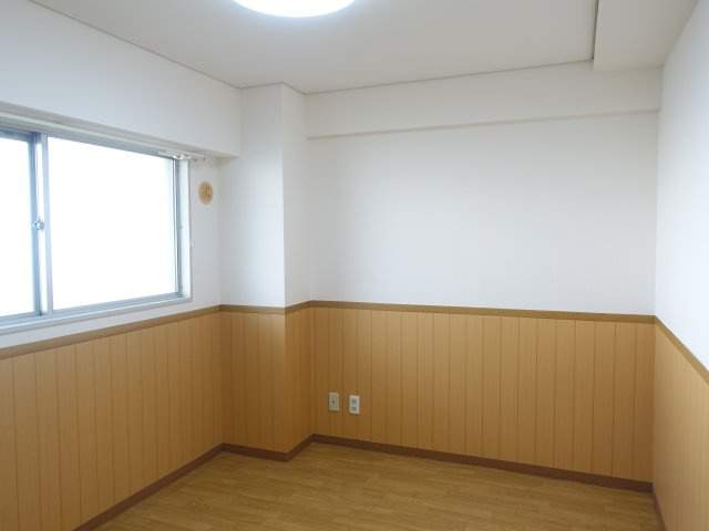 新潟昭和ビル（駅南）の洋室